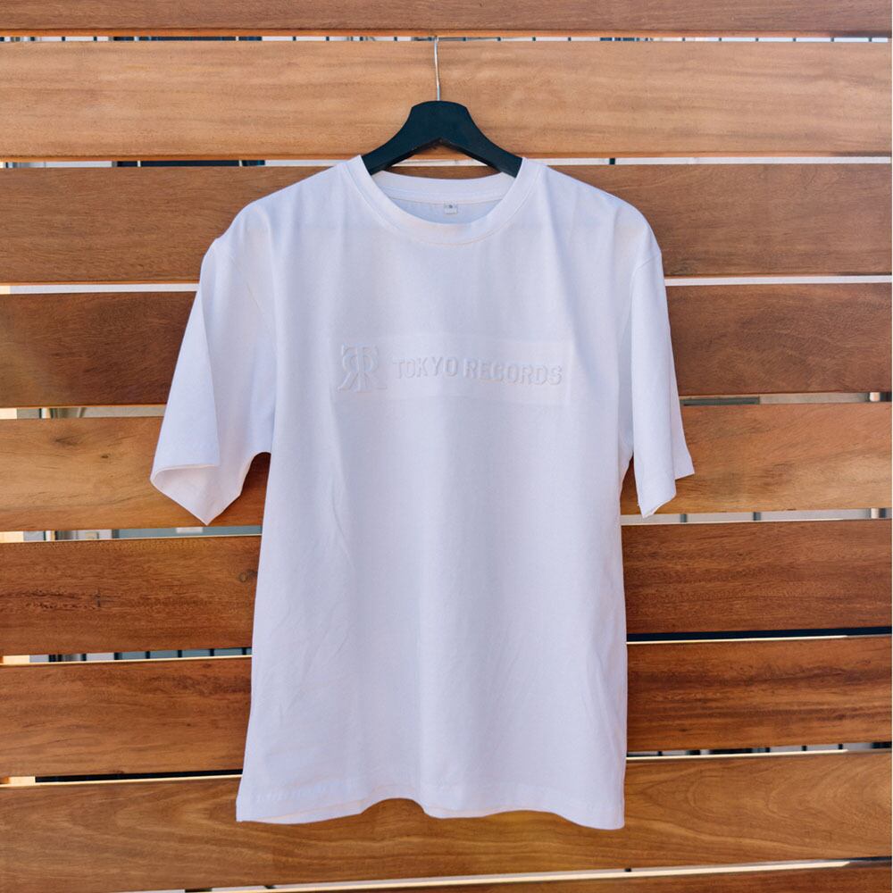 エンボスロゴTシャツ-ホワイト